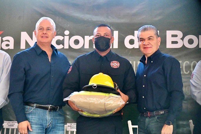 Anuncian mejora salarial para bomberos en Torreón