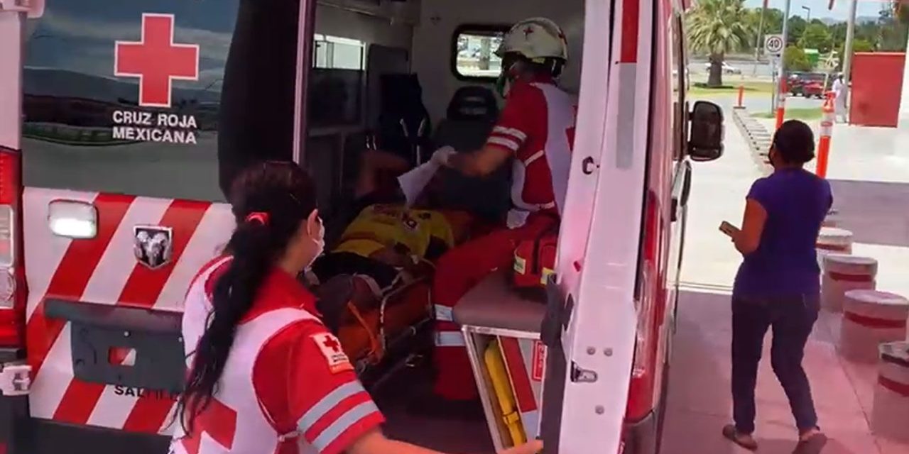 Saltillo: Hombre drogado confunde ácido con agua y termina en el hospital
