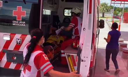 Saltillo: Hombre drogado confunde ácido con agua y termina en el hospital