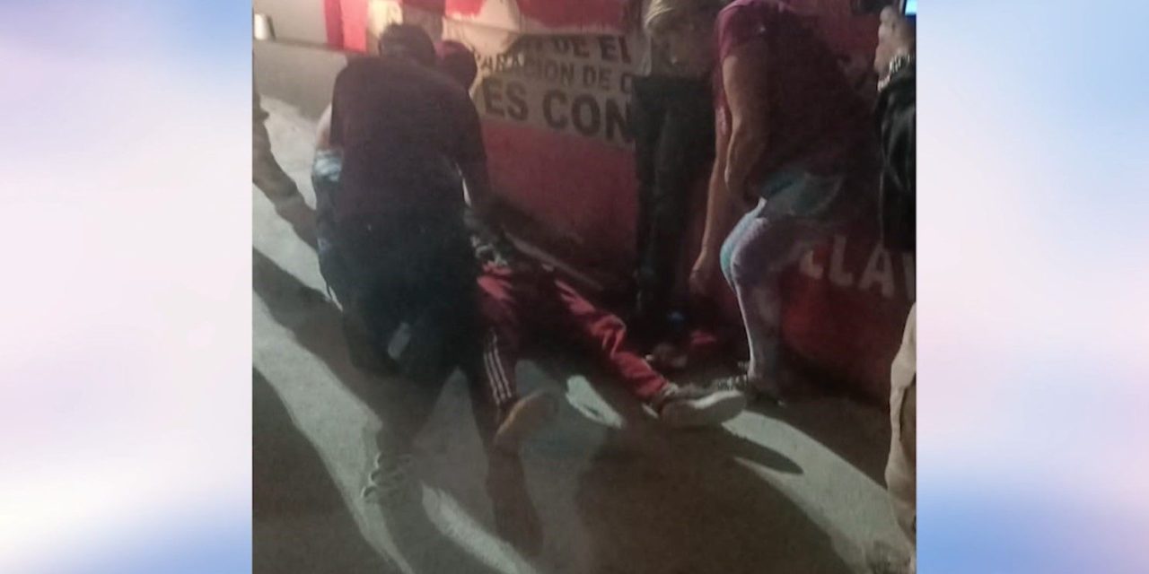 Joven es apuñalado por pandilleros antes de llegar a casa en Saltillo; se resistió al asalto