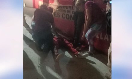 Joven es apuñalado por pandilleros antes de llegar a casa en Saltillo; se resistió al asalto