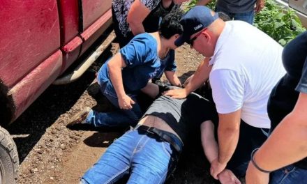Héroes: Cadetes de policía en Sonora le salvan la vida a joven tras accidente