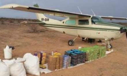 Obligan a aterrizar una avioneta con 120 kg de cocaína en Chiapas