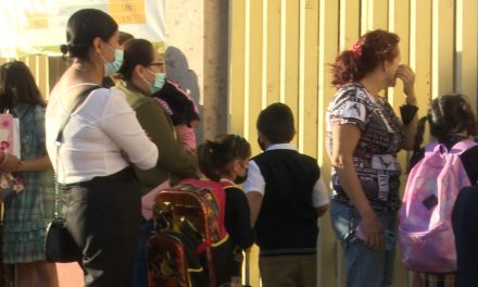 Padres buscan cambios de escuela a días de iniciar el ciclo escolar en Saltillo