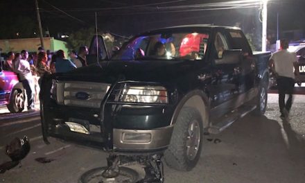 Saltillo: Ebrio lo deja grave tras atropellarlo en la Guayulera