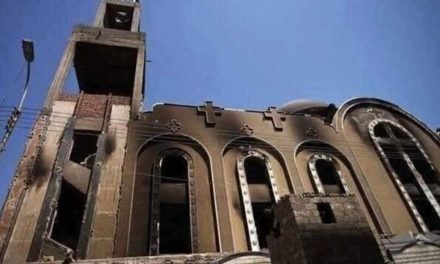 Iglesia en Egipto arde en llamas y mueren 41 personas (video)