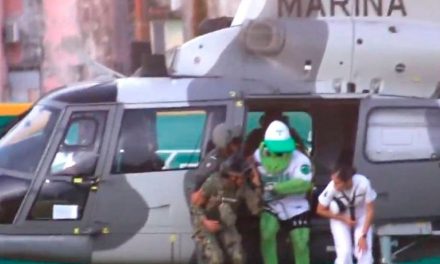 Madres de desaparecidos reprochan que se use un helicóptero de la Marina para trasladar una botarga