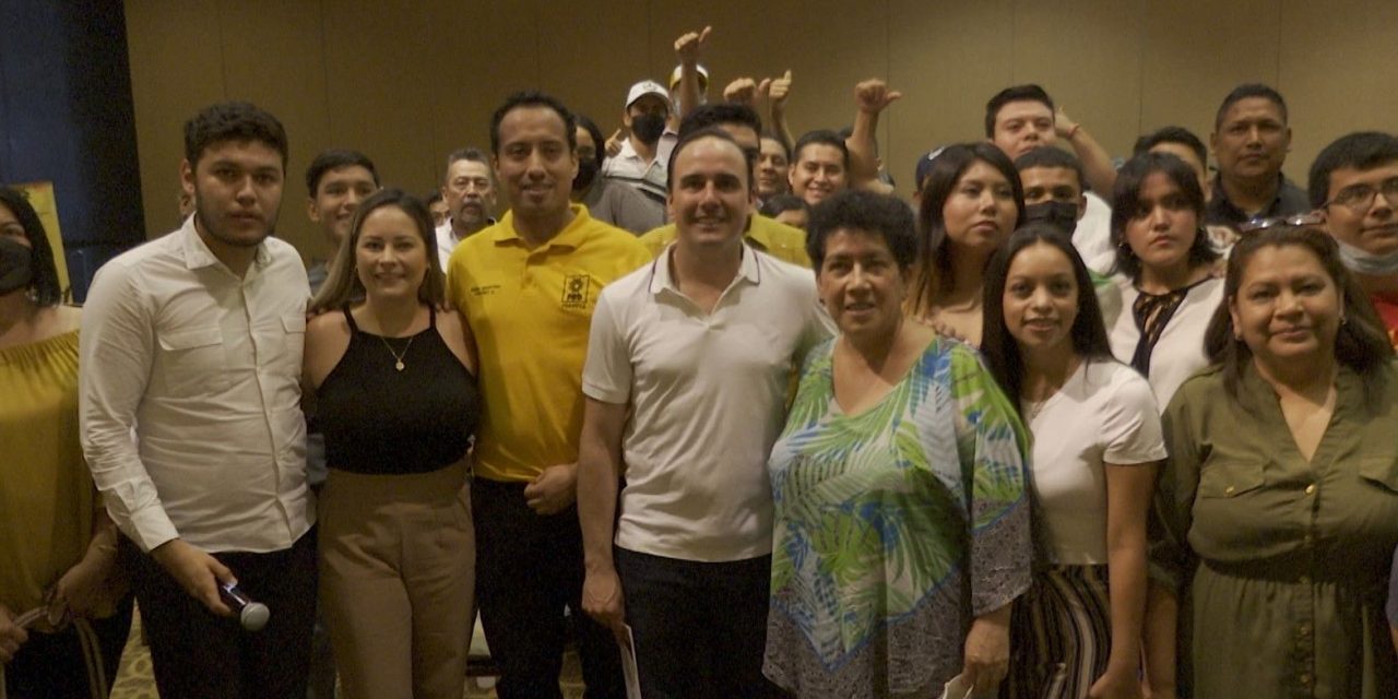 Comparte experiencias Manolo Jiménez jóvenes del PRD