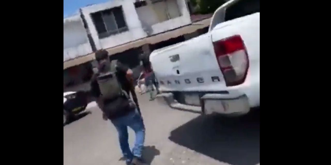 Mujer graba ejecución de su esposo en Michoacán tras resistirse a secuestro (video)