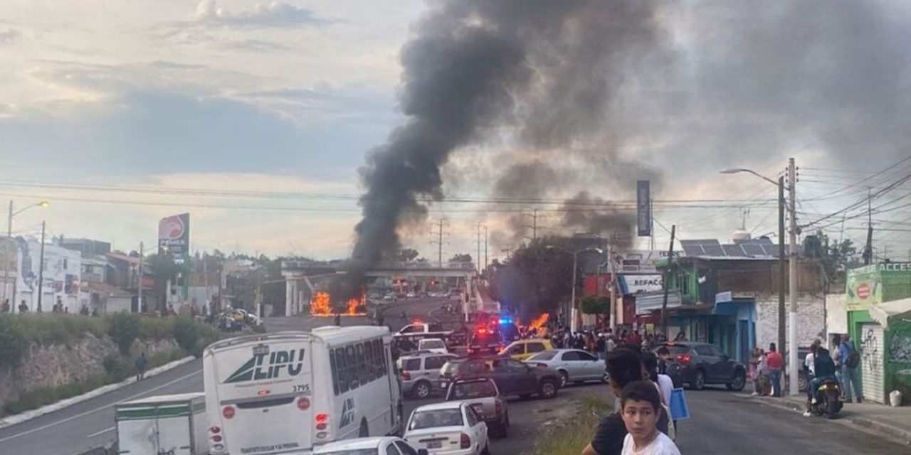 Hay 5 detenidos por el Ejército tras quema de comercios en Jalisco