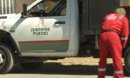 Reparan daños al pavimento por lluvias en Torreón