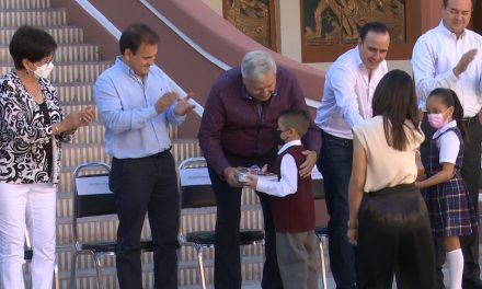 Con entrega de útiles inicia Ciclo Escolar 2022-2023