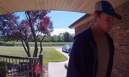 Amparado en la ley: Hombre acaba con la vida del exnovio de su hija (video)