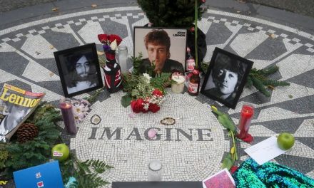 Por duodécima vez, niegan libertad a asesino de John Lennon