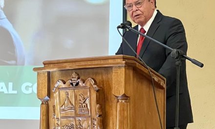 Reconocen trayectoria de secretario de Salud en Coahuila