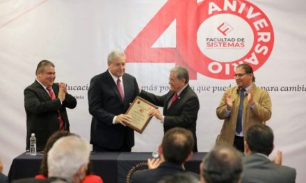 Reconoce Facultad de Sistemas de la UAdeC a alcalde de Saltillo, Chema Fraustro