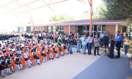 Rehabilitan baños en escuela en Acuña