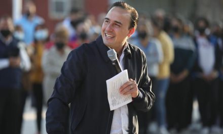 Manolo Jiménez mejora condiciones de escuelas en Saltillo