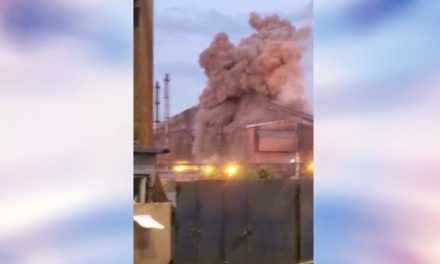Tres trabajadores resultan heridos tras explosión en AHMSA