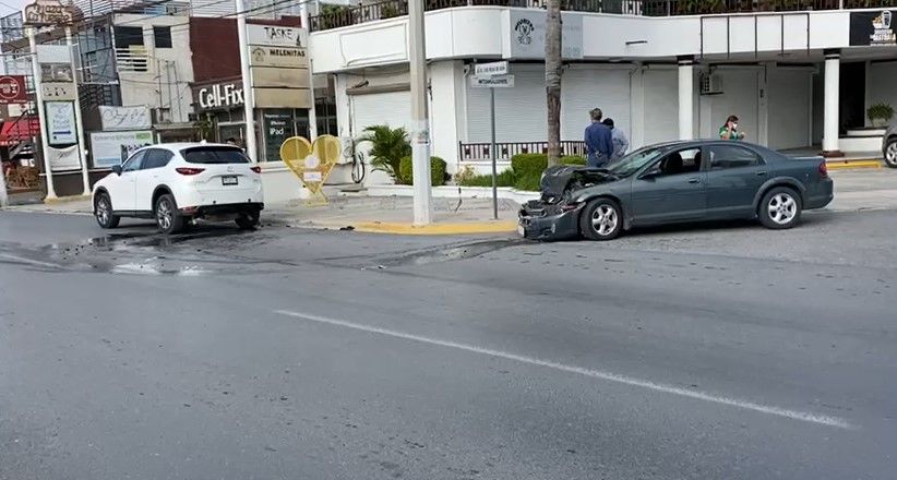 Chocan por alcance al norte de Saltillo