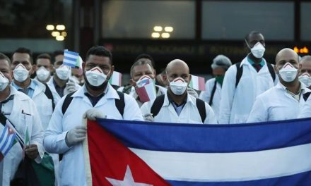 Ya hay 227 médicos especialistas cubanos laborando en México