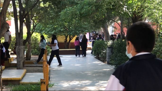 El cubrebocas se seguirá usando en escuelas de Coahuila