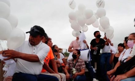 Hacen emotiva misa en memoria de mineros atrapados en mina de Sabinas, Coahuila