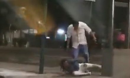 Graban a un hombre que golpea a una mujer en calles de la Ciudad de México (video)