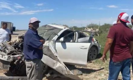Regios sufren volcadura en la carretera Saltillo-Torreón, hay un lesionado