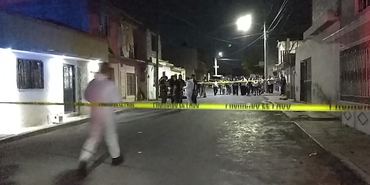Saltillo: Joven muere aplastado por una barda al escapar de una riña