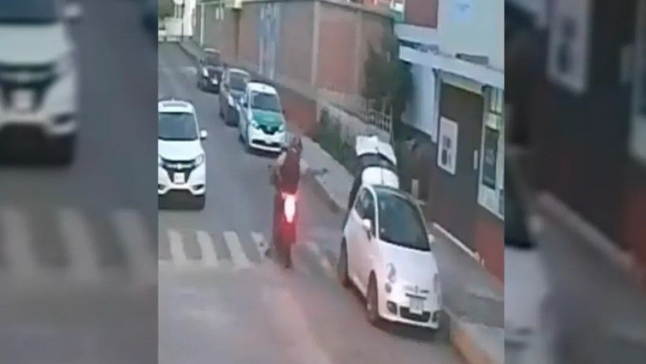 Hombres a bordo de motocicleta asesinan a subdirectora de una escuela y hieren a su nieto en Veracruz