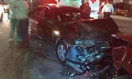 Ambos conductores alegaron verde y terminan chocando en Saltillo