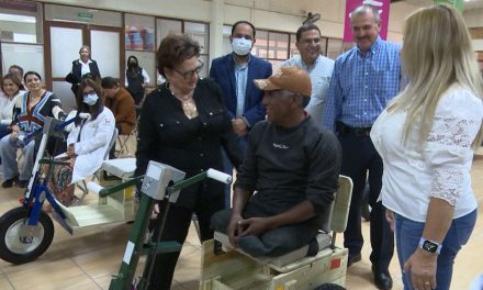 Entregan sillas de ruedas e insumos para las Unidades Básicas de Rehabilitación de Saltillo y Ramos Arizpe
