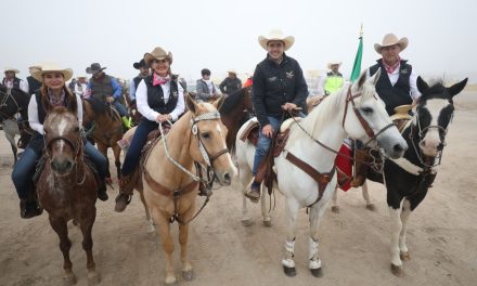 Participa Manolo Jiménez en ‘Cabalgando Contra el Cáncer’
