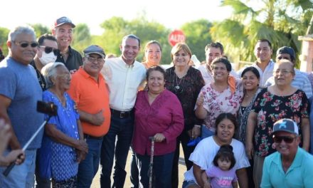 Emilio de Hoyos entrega obras en Acuña
