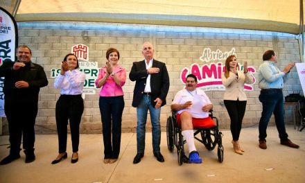 Alcalde de Torreón inaugura centro ‘Abriendo Caminos’