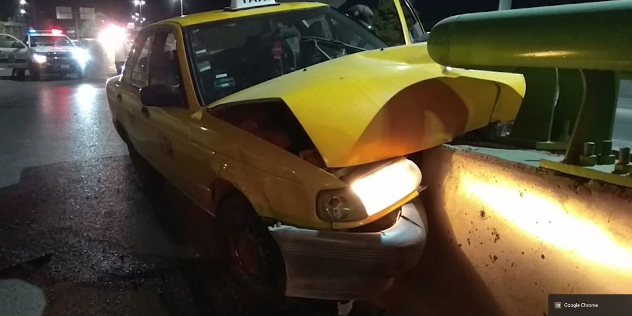 Saltillo: Taxista ebrio terminó estrellado contra las vigas metálicas de un muro en ‘El Sarape’