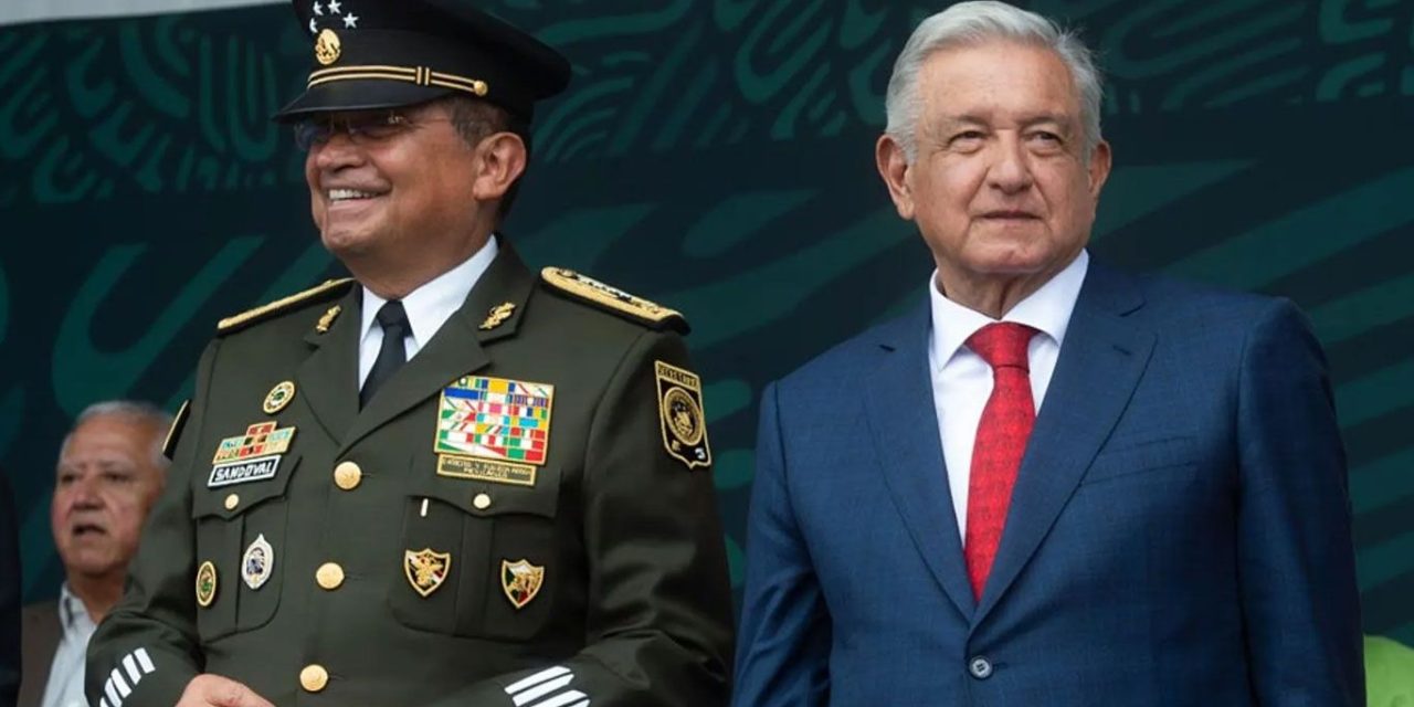 AMLO minimiza rechazo del General Sandoval a explicar hackeo a la Sedena, «es politiquería», dice
