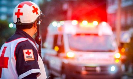 Saltillo: Paramédico de la Cruz Roja agrede a su expareja al violar la orden de restricción