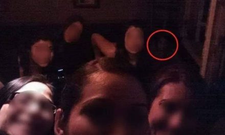 Captan a ‘niña fantasma’ en bar de Torreón
