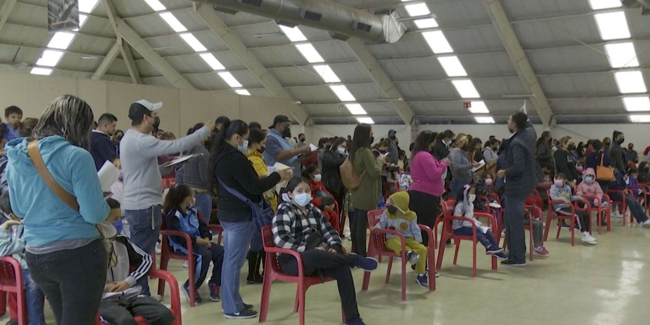 Una hora después llegan las vacunas para saltillenses