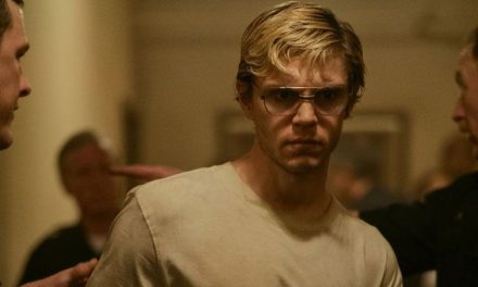 Ponen a la venta lentes, biblia y otros artículos de Jeffrey Dahmer