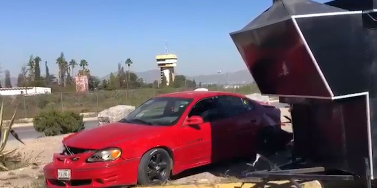 Saltillo: Joven ebrio causa destrozos en la colonia Privada Las Torres