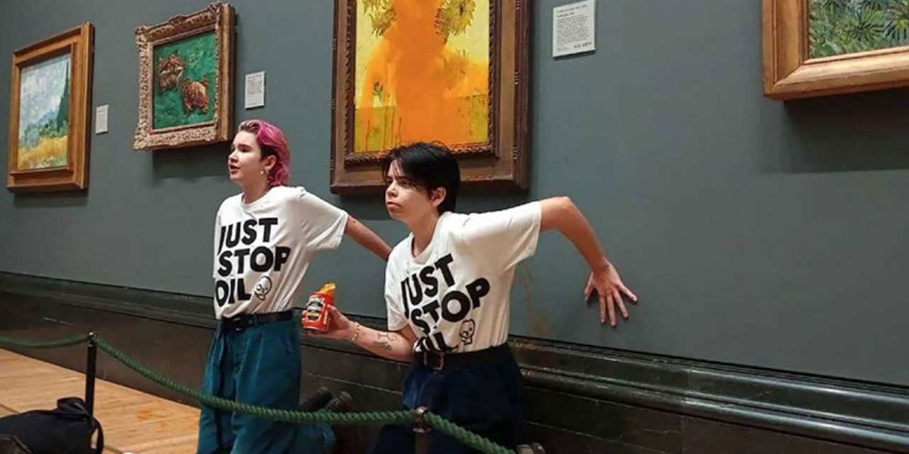Mujeres que lanzaron sopa a ‘Girasoles’ de Van Gogh son acusadas de ‘daños criminales’