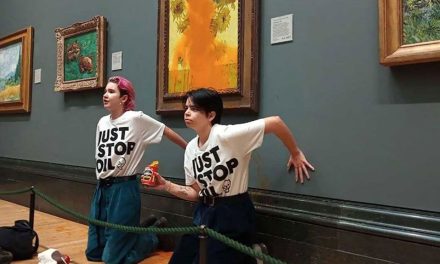 Mujeres que lanzaron sopa a ‘Girasoles’ de Van Gogh son acusadas de ‘daños criminales’