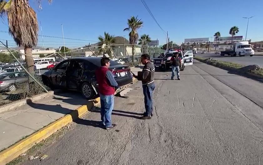 Derriba malla ciclónica en la carretera Saltillo-Monterrey