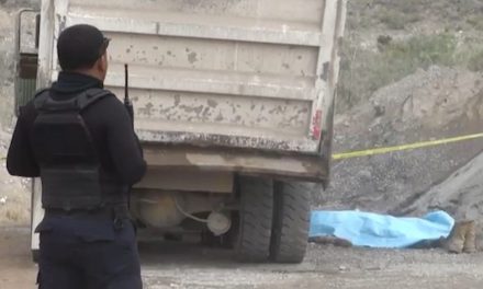 Mecánico pierde la vida; fue presionado por una llanta de camión en Parras
