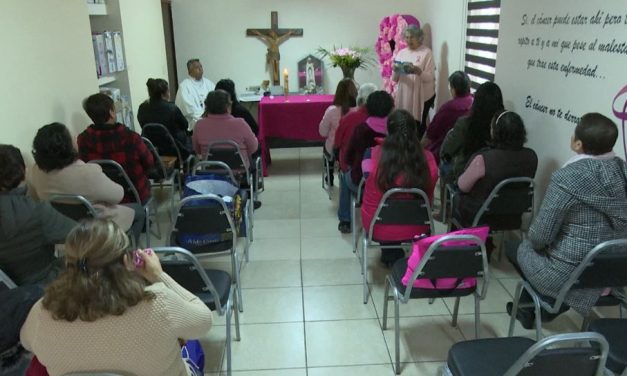 Con misa ‘guerreras’ dan gracias por sobrevivir al cáncer de mama, en Saltillo