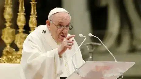 ¿Eres un hombre de Dios y estás cansado? Es por ver porno… Papa Francisco advierte que debilita el corazón