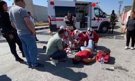 Saltillo: Quita derecho de paso y arrolla a motociclistas